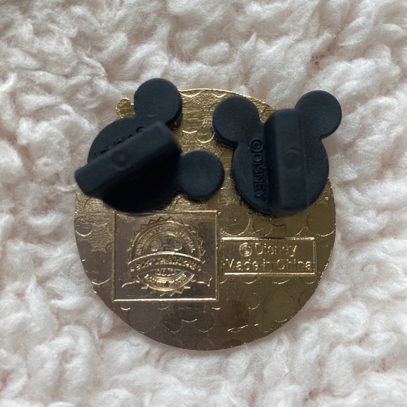 Mulan Disney Trading Pin - Picture 2 of 2